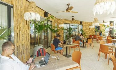 personas trabajando