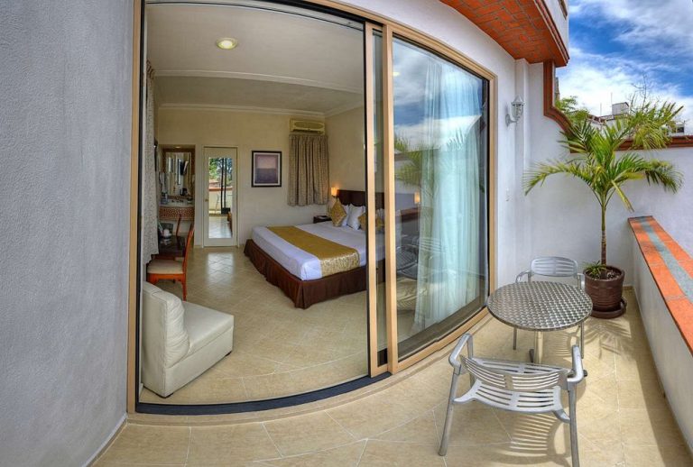 suite king room 2 768x518